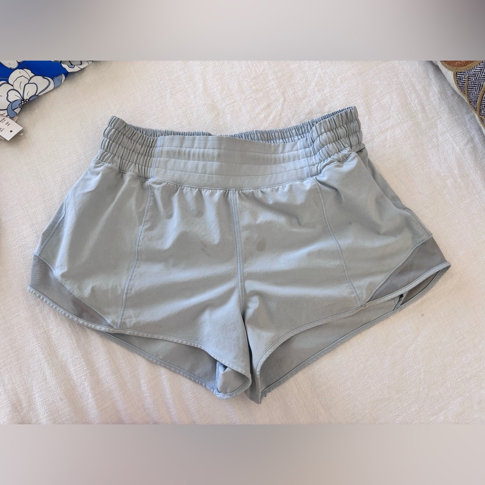 Lululemon Hotty Hot High-Rise Short 2.5